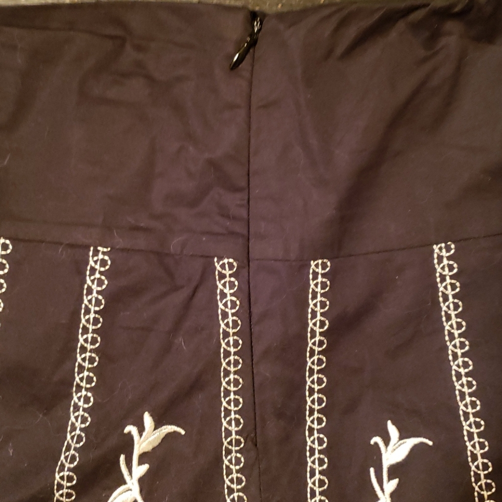 Embodered Cotton Skirt with Flare - Black, Dialogue - Picture 7 of 8